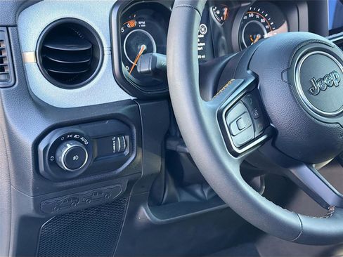 Used 2024 Jeep Wrangler Sport S image 10