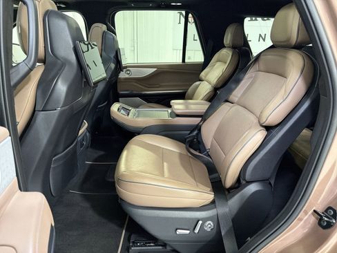 Used 2025 Lincoln Navigator Black Label AWD/4WD image 25
