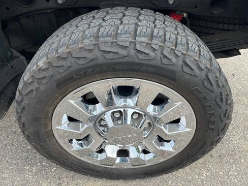 Used 2019 GMC Sierra 2500 Denali w/ Duramax Plus Package AWD/4WD image 16
