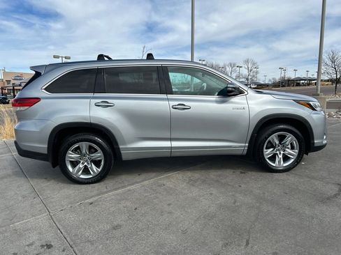 Used 2019 Toyota Highlander Limited image 9