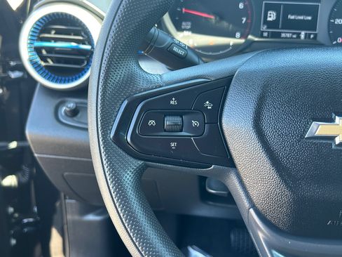 Used 2025 Chevrolet Trax LS FWD image 28
