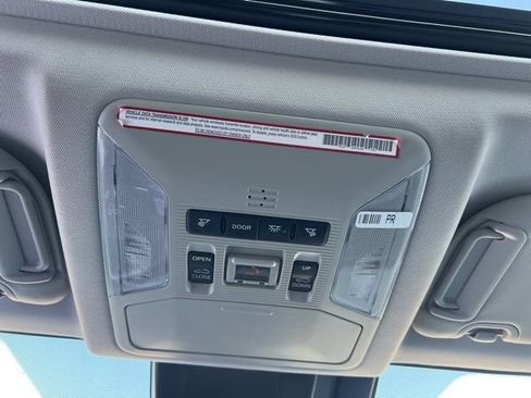 Used 2021 Toyota RAV4 XLE Premium image 33