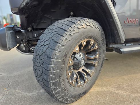 Used 2021 Jeep Gladiator Mojave AWD/4WD image 31