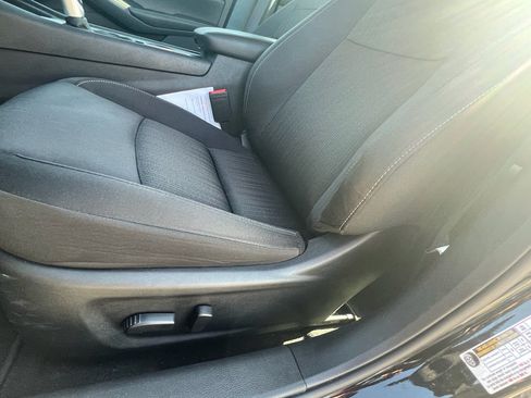 Used 2025 Nissan Altima 2.5 SV FWD image 18