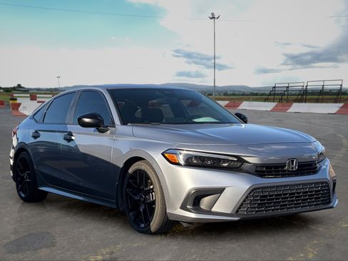 Used 2023 Honda Civic Sport image 2