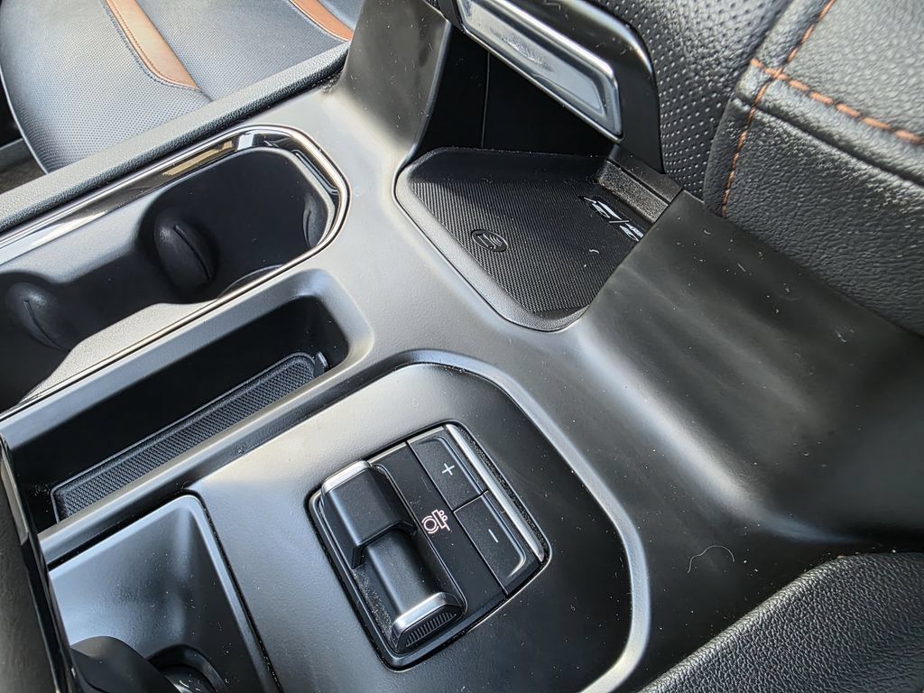 Used 2022 GMC Sierra 1500 AT4 w/ AT4 Preferred Package AWD/4WD image 28