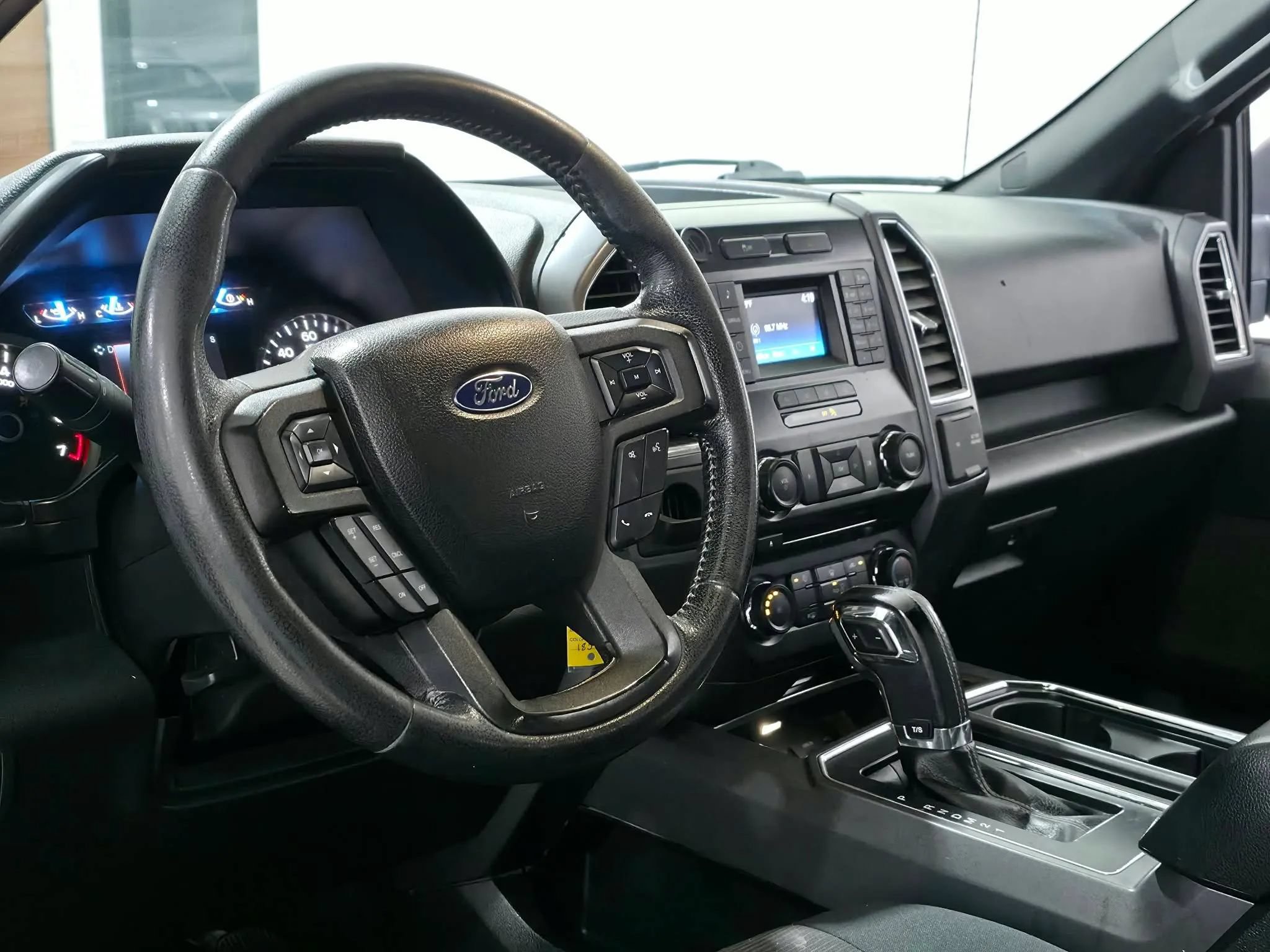 Used 2015 Ford F150 XLT w/ Equipment Group 301A Mid RWD image 9