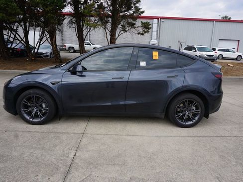 Used 2024 Tesla Model Y Long Range image 22