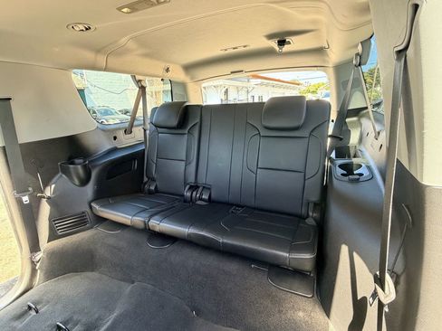 Used 2018 Chevrolet Suburban LT RWD image 27