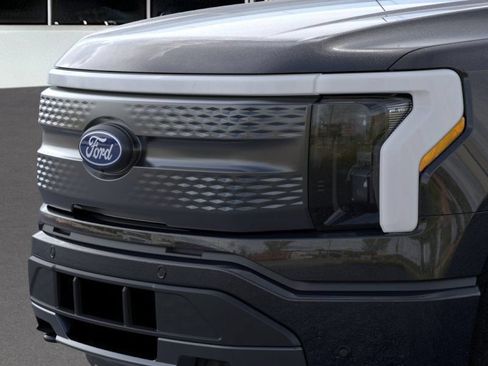New 2025 Ford F150 Lightning Flash AWD/4WD image 32