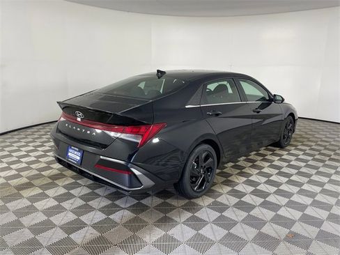 New 2026 Hyundai Elantra SEL Sport image 6