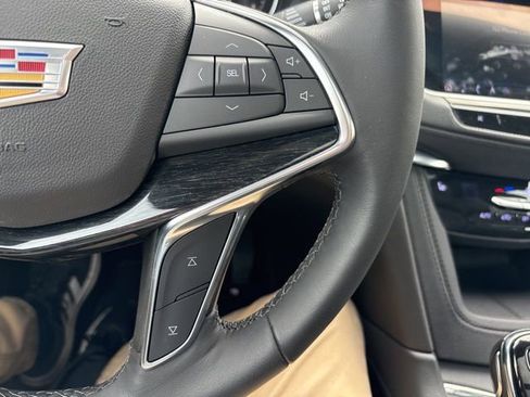 Used 2022 Cadillac XT5 Premium Luxury w/ LPO, Floor Liner Package AWD/4WD image 58