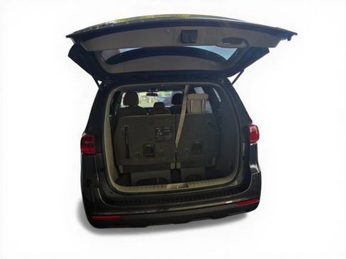 Used 2021 Kia Sedona LX image 10