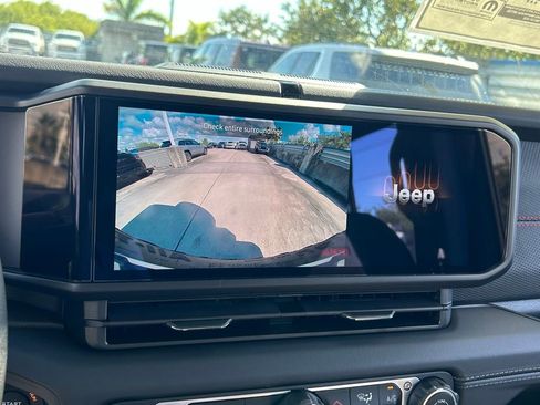 New 2024 Jeep Wrangler Unlimited Rubicon image 11