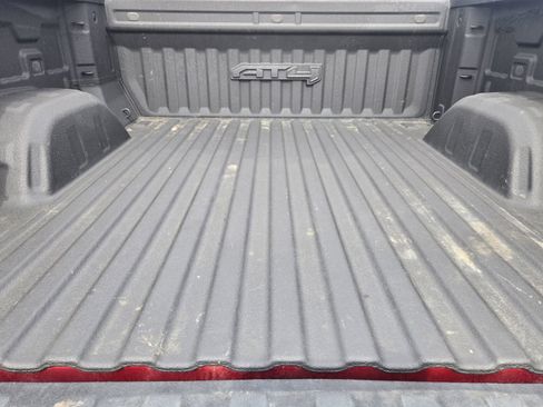 Used 2022 GMC Sierra 1500 AT4 w/ Technology Package AWD/4WD image 31