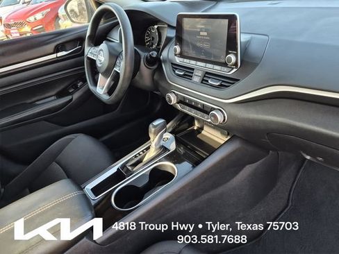 Used 2021 Nissan Altima 2.5 SV FWD image 12