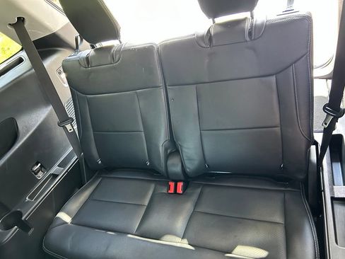 Used 2023 Ford Explorer XLT RWD image 39