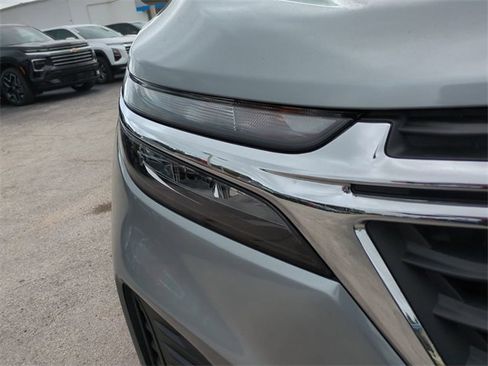 Used 2024 Chevrolet Equinox LS w/ Driver Confidence II Package image 10