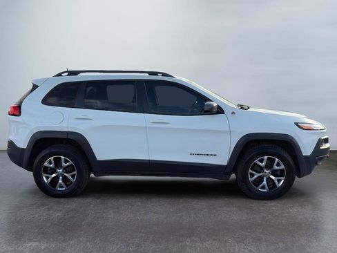 Used 2016 Jeep Cherokee Trailhawk w/ Cold Weather Group image 6