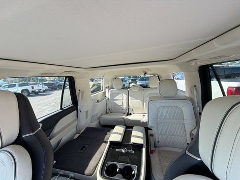 Used 2020 Lincoln Navigator Black Label w/ Cargo Convenience Package AWD/4WD image 13