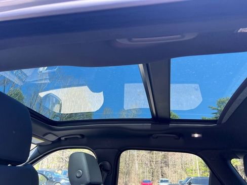 New 2026 Land Rover Range Rover Velar Dynamic SE image 28