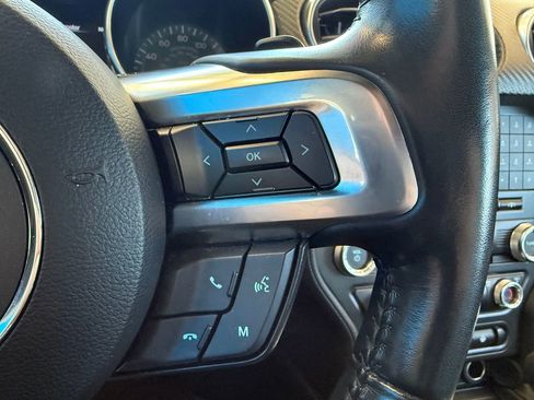 Used 2018 Ford Mustang Coupe image 14