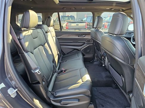 New 2025 Jeep Grand Cherokee L Limited w/ Black Appearance Package image 13
