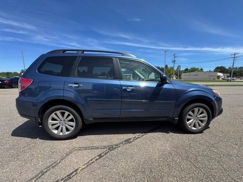 Used 2012 Subaru Forester 2.5X Limited AWD/4WD image 8