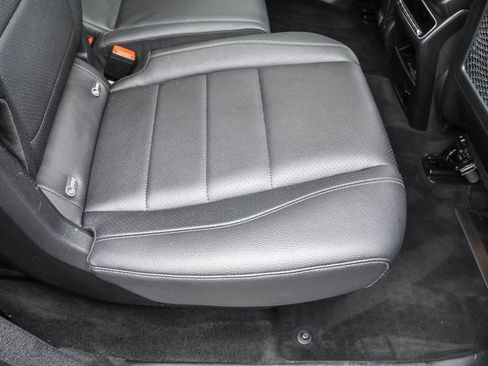 Used 2021 Mercedes-Benz GLS 450 4MATIC image 34