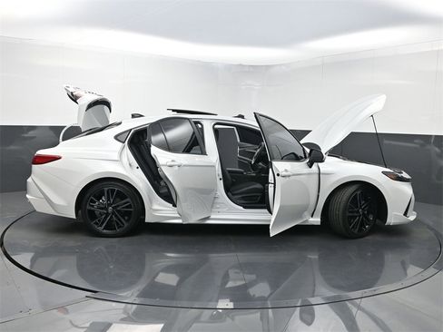 Used 2025 Toyota Camry XSE image 35