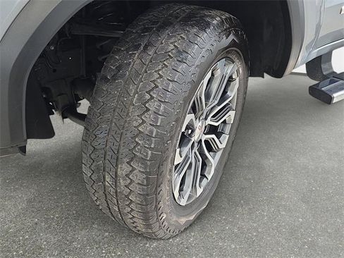 Used 2024 GMC Canyon Denali image 32