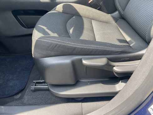 Used 2023 GMC Terrain SLE image 21