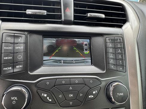 Used 2018 Ford Fusion SE FWD image 28