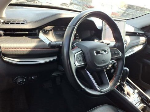 Used 2022 Jeep Compass Trailhawk w/ Trailhawk Convenience Group AWD/4WD image 8