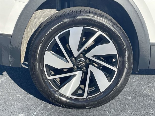 Certified 2026 Volkswagen Atlas SE FWD image 10