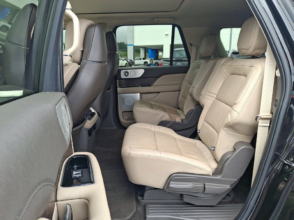 Used 2022 Lincoln Navigator L Reserve AWD/4WD image 10