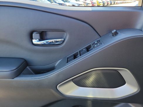 Certified 2022 Nissan Frontier SV w/ Technology Package image 17