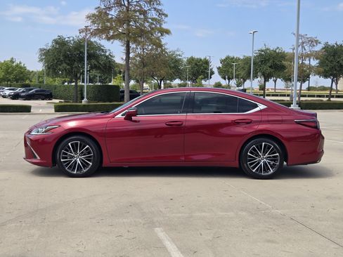 Used 2025 Lexus ES 350 w/ Premium Package FWD image 2
