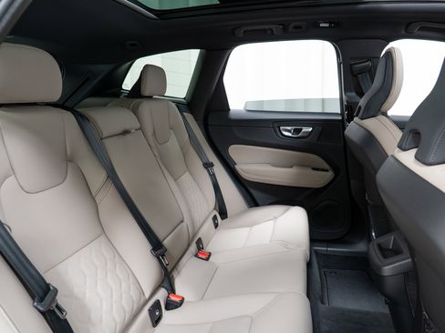 New 2026 Volvo XC60 B5 Plus w/ Protection Package Premier image 24