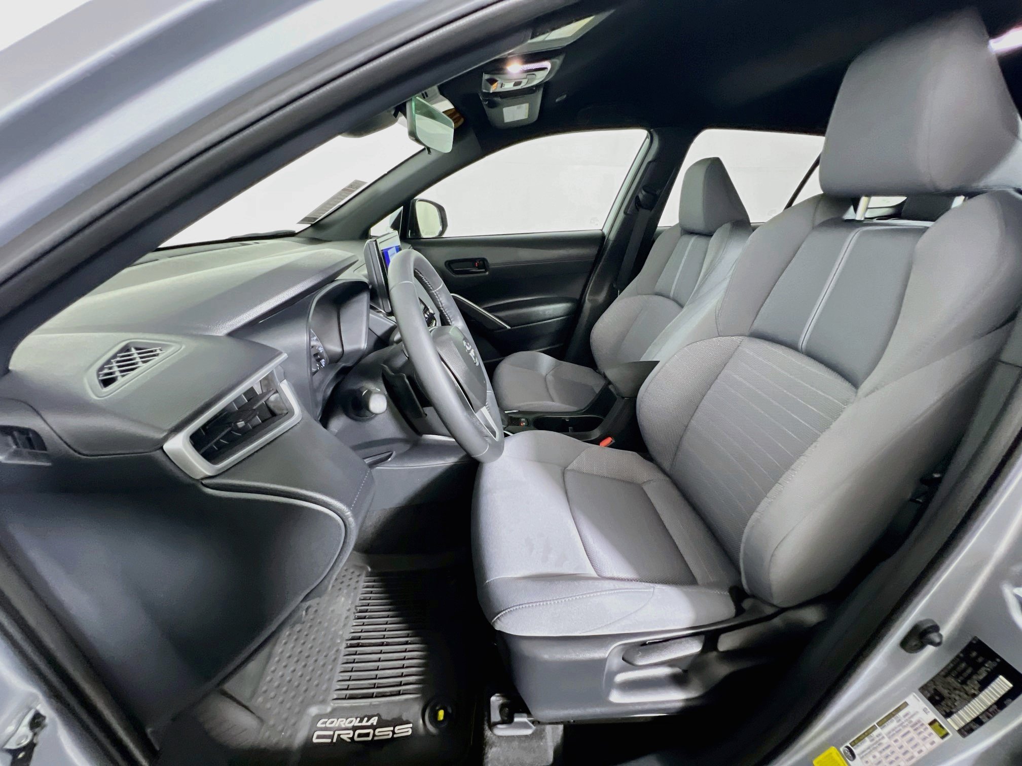 Used 2024 Toyota Corolla Cross AWD Hybrid image 14