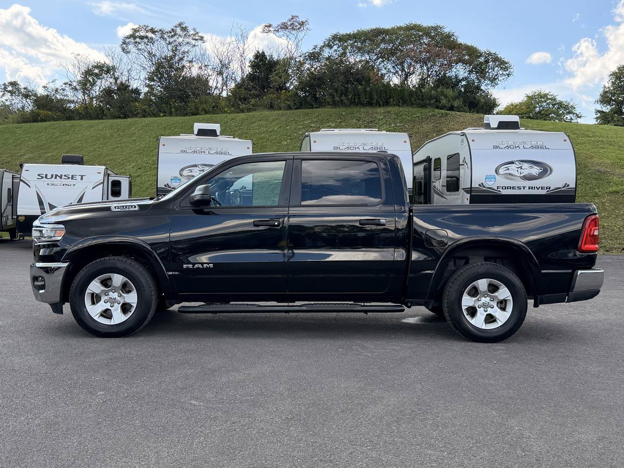 Used 2025 RAM 1500 Big Horn AWD/4WD image 7