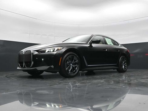 New 2026 BMW i4 eDrive40 w/ Premium Package RWD image 25
