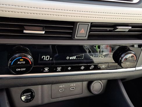 Certified 2025 Nissan Rogue SV image 16