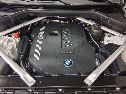 Used 2023 BMW X5 xDrive40i AWD/4WD image 39