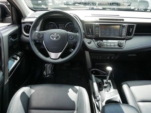 Used 2018 Toyota RAV4 Limited AWD/4WD image 12