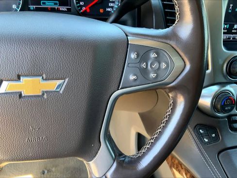 Used 2020 Chevrolet Suburban Premier AWD/4WD image 24