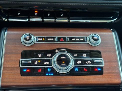 Used 2023 Lincoln Aviator Reserve w/ Equipment Group 201A AWD/4WD image 23