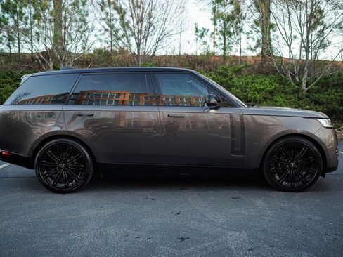 Used 2022 Land Rover Range Rover Long Wheelbase First Edition image 13