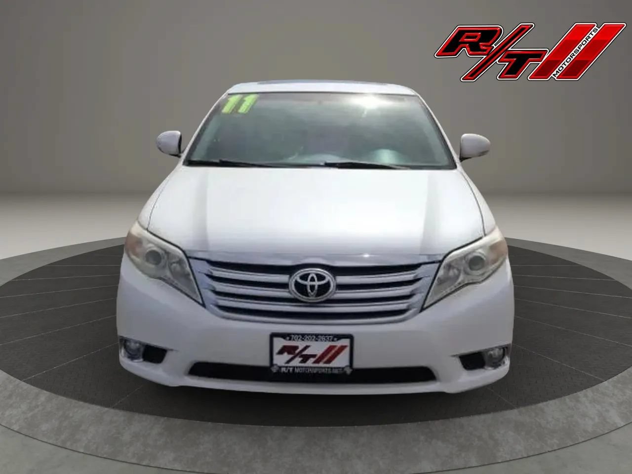 Used 2011 Toyota Avalon Limited FWD image 2
