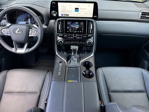 New 2025 Lexus LX 600 4WD w/ Luxury Package image 20